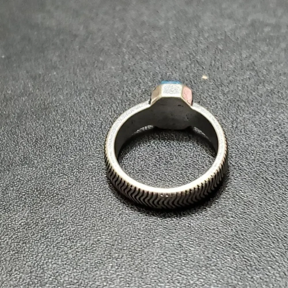 Silver tone blue bead textured ring size 6.75